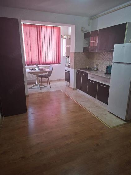 Inchiriez apartament cu 2 camere - 1