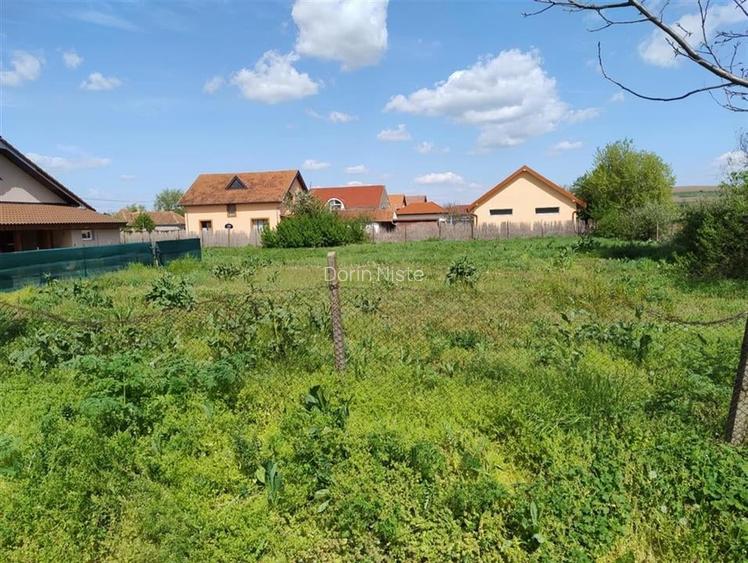 Teren Construcții intravilan de 500 mp, în Biharia