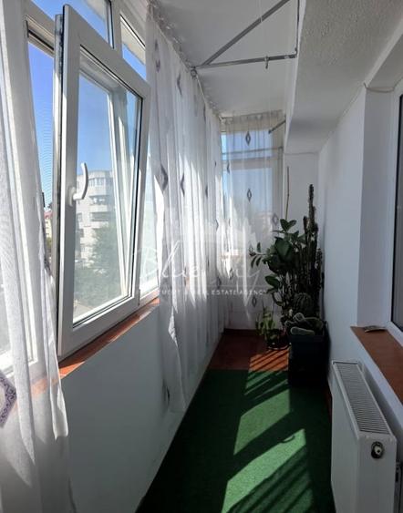 Apartament 4 camere situat in Zona Inel I - 10