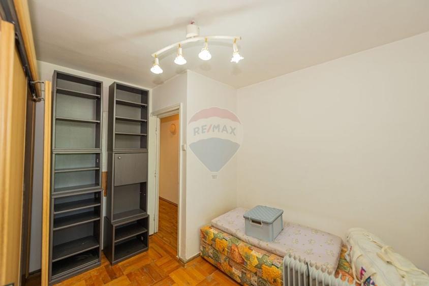 Apartament cu 3 camere de vanzare, 57 mp,  zona Crangasi - 8