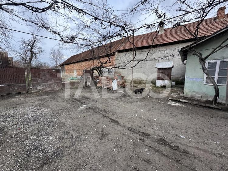 Casa de vanzare 4 camere 125 mpu teren liber 923 mp anexa Comuna Lisa - 2