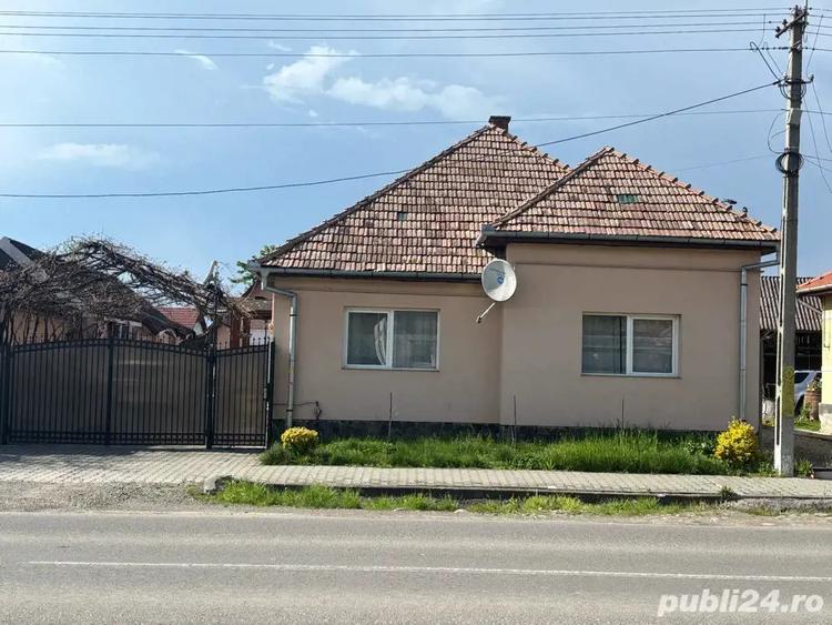 Casa de vanzare+spatiu comercial - 1