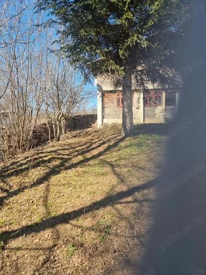 Casa de vanzare - zona linistita, aproape de Campina - 3