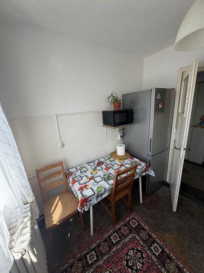 Inchiriez apartament 2 camere et. 1 - 3