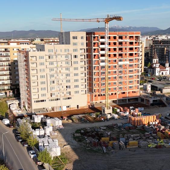 Apartament cu 2 camere semidecomandat în Tractorul — fotografia 3