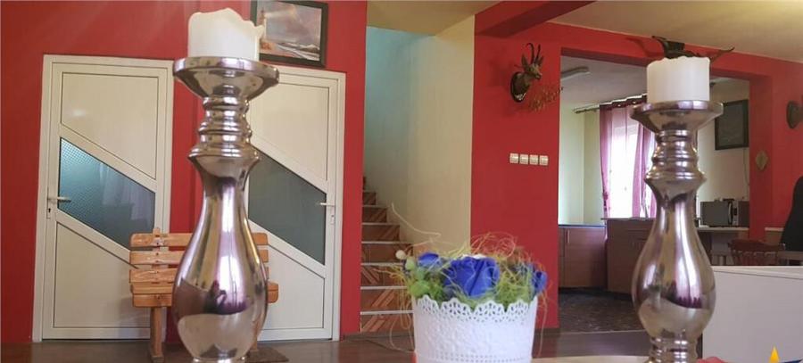 Acasa in Rasnov:Casa cu 5 camere,curte mare si liniste depli - 5