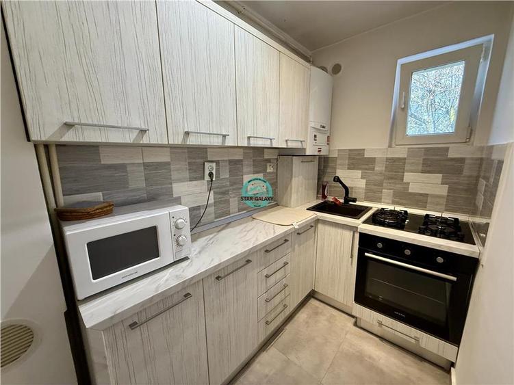 Apartament cu 3 camere de vanzare, bloc izolat, Semicentral - 4