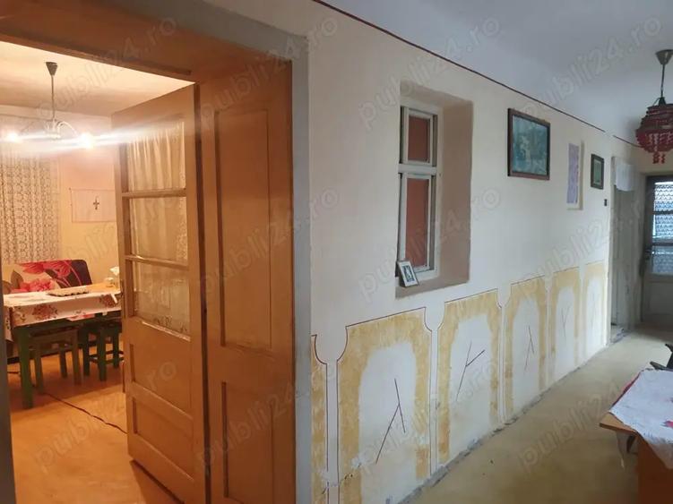 Casă cu 3 camere în Satu Nou