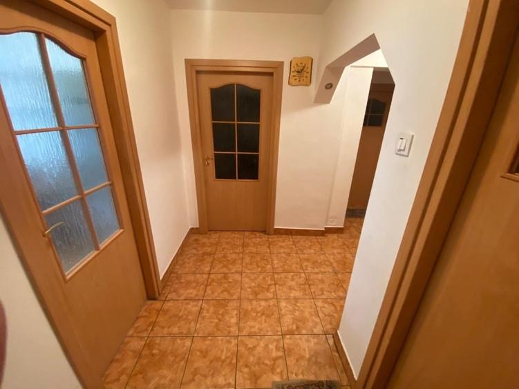 Apartament cu 3 camere, tip D, zona Decebal - 12