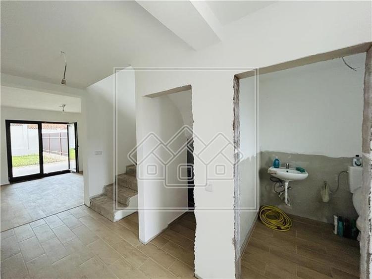 Casa de vanzare in Sibiu - 121 mp utili + 247 mp teren - 6