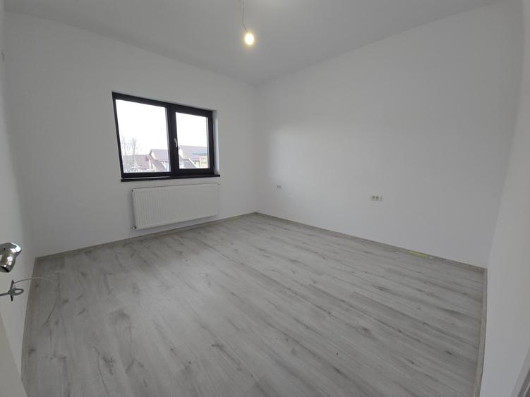 4 Camere, la asfalt, comuna Berceni - 8