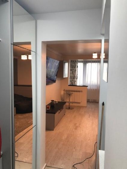 Propietar, inchiriez garsoniera ultraLUX , Titan, Costin Georgian - 5