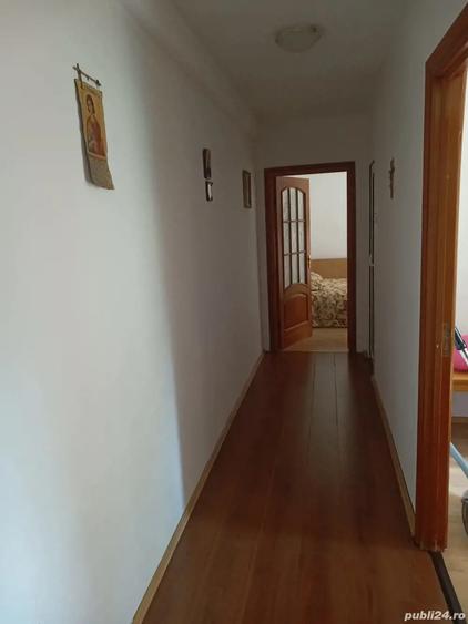 Vand apartament 3 camere semidecomandat 67 mp. - 1