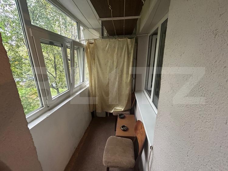 Apartament cu 4 camere, 70 mp, zona Podu Ros - 11