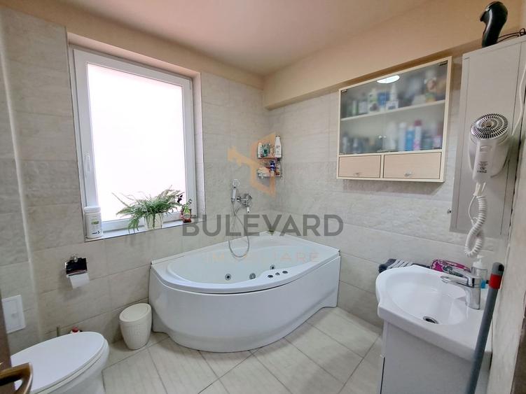 Comision 0! Casa 206 mp utili + pod 60 mp, 4 parcari, 304 mp teren - 10