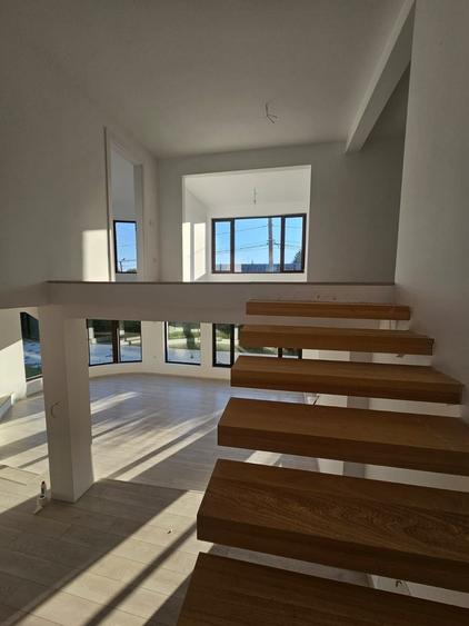 Casa deosebita, construita pentru familie, nu pentru vanzare! - 8
