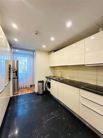 Apartament cu 4 camere decomandat, mobilat în Băneasa