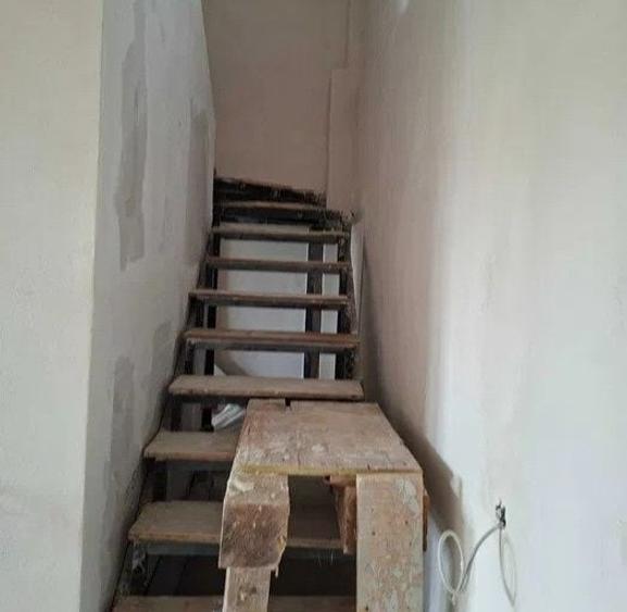 Apartament cu 4 camere decomandat în Turnișor