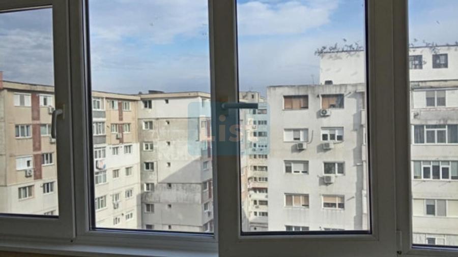 Apartament cu 3 camere decomandat în Micro 20
