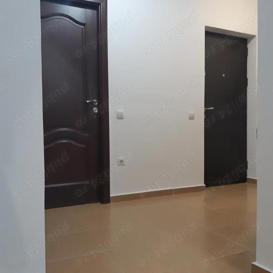 Proprietar vand apartament 2 camere, Flore?ti 50,21mp Et 3 Str Porii Parcare 95000 euro negociabil - 1