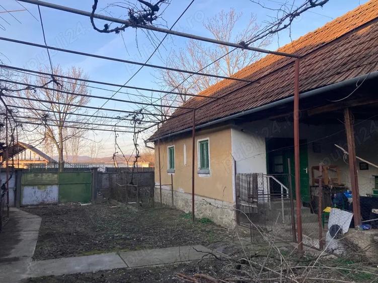 Casa si teren de vanzare Chistag - 1