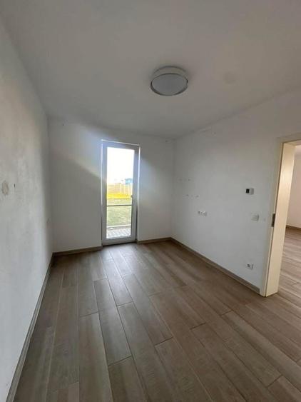 Apartament cu 3 camere decomandat în Moșnița Nouă
