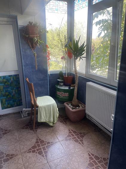 Apartament cu 4 camere decomandat în 1 Decembrie