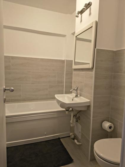 Apartament cu 3 camere de inchiriat ~ zona Micro 3 / Iazul Morilor ~ etaj 1 - 4