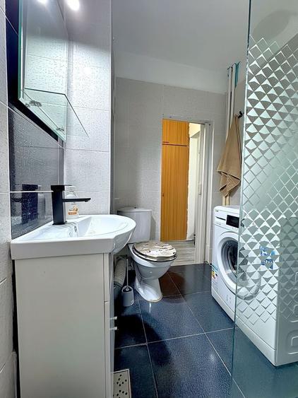 Titan - Costin Georgian Metrou 3 minute Garsoniera renovata Comision 0 - 7