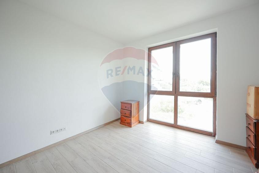 De vanzare Casa noua  cu 4 camere, teren 1190 mp  Cartier Podgoria - 13