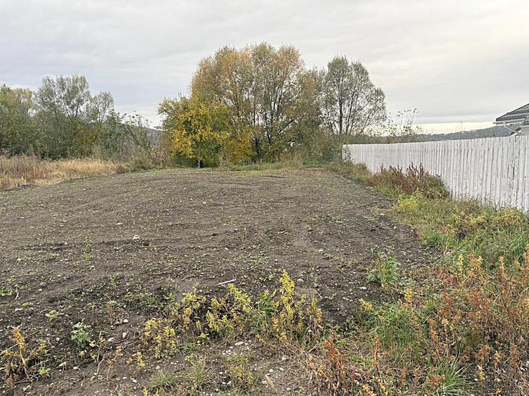 Teren intravilan cu utilități - Hărman. - 2