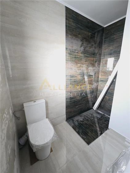 Vila individuala - 4 camere - 3 bai - beci - pod - 2 min de bulevardul principal - 4