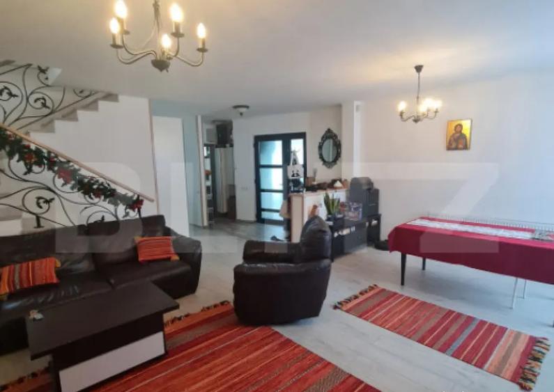 Casa cu 4 camere, instalatie fotovoltaica, acces restriction - 1