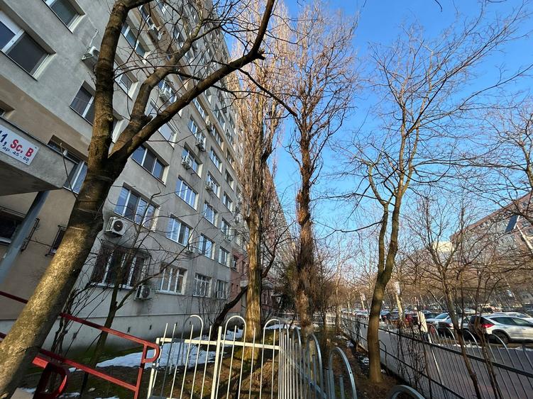 Nicolae Grigorescu 2 Camere 54 Mp Etaj 1 Bloc 1975 Reabilitat 5 Min Metrou - 10