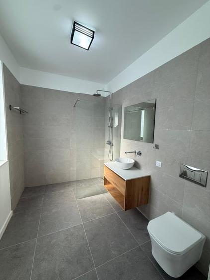 Duplex cu 5 camere cu Canalizare în Pipera