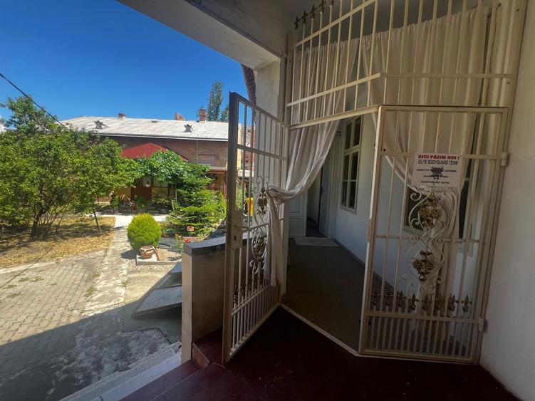 Vand apartament cu 2 camere ultracentral CicioPop - 1