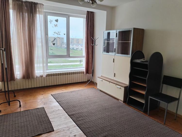 Ofer spre inchiriere casa spatioasa curticica proprie, terasa, garaj i - 1