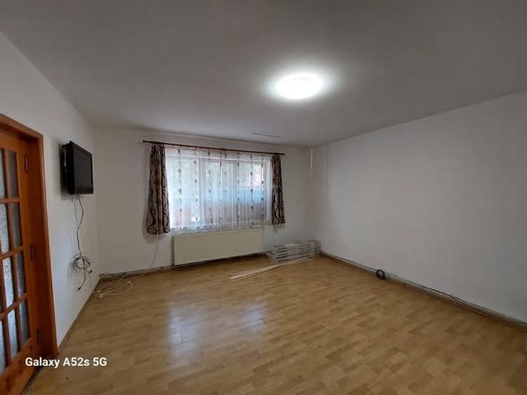 CLĂDIRE STRADALĂ DE ÎNCHIRIAT – MULTIDOMENIU  - 2