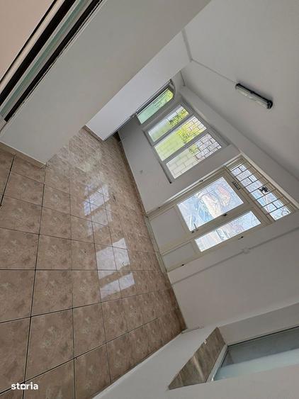 Spatiu comercial disponibil - 5