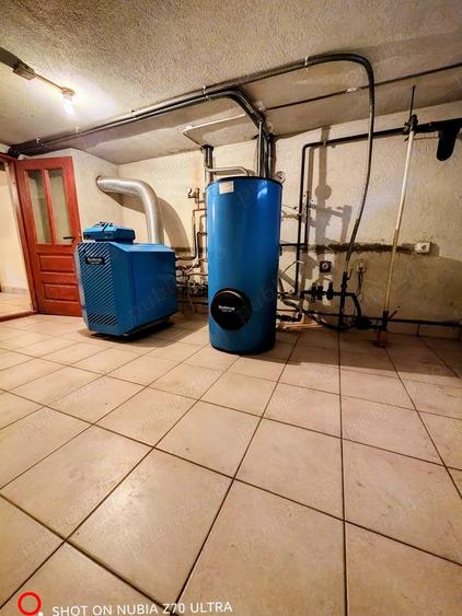 Proprietar vand vila d+p+e+m cu o suprafata generoasa de 540 mp construiti, teren amplu de 950 mp - 11