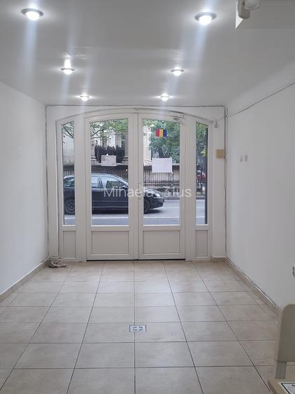 Ferdinand Inchiriez spatiu stradal recent renovat Ferdinand Inchiriez spatiu stradal recent renovat