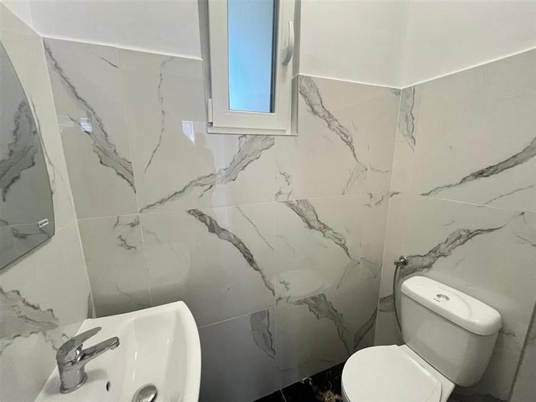 Spatiu birouri compartimentat zona Centrala - 12