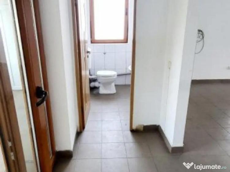 Spatiu comercial la strada, 79mp, zona Subcetate - 3