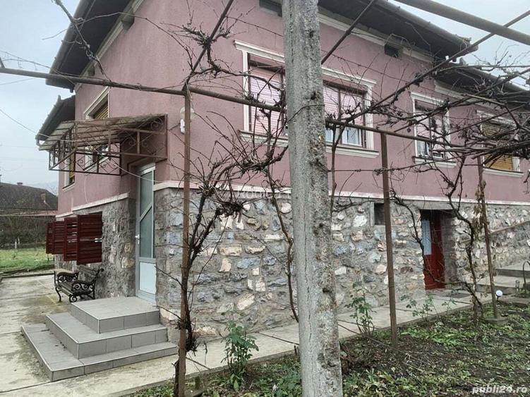Casa solida, pozitie perfecta Casa solida, pozitie perfecta