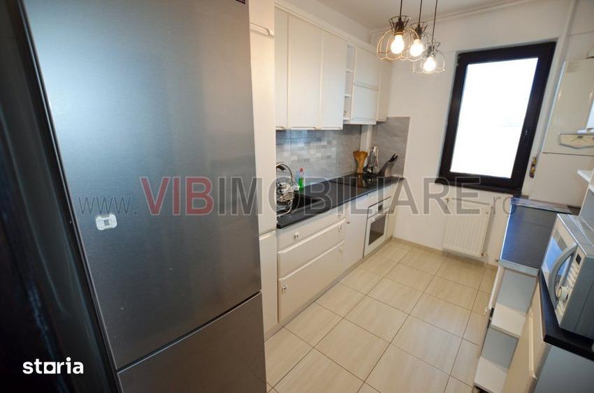 Apartament cu 3 camere decomandat, mobilat în Titan