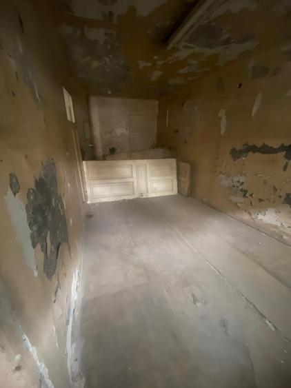 SE VINDE FOSTA CLINICA NECESITA RENOVARE IN ZONA CENTRALA FOISORUL DE FOC - 11