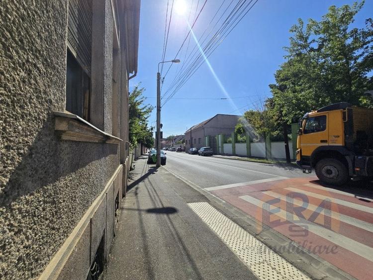 Oportunitate investitionala | Casa 200mp + Teren 800mp | Central - 2