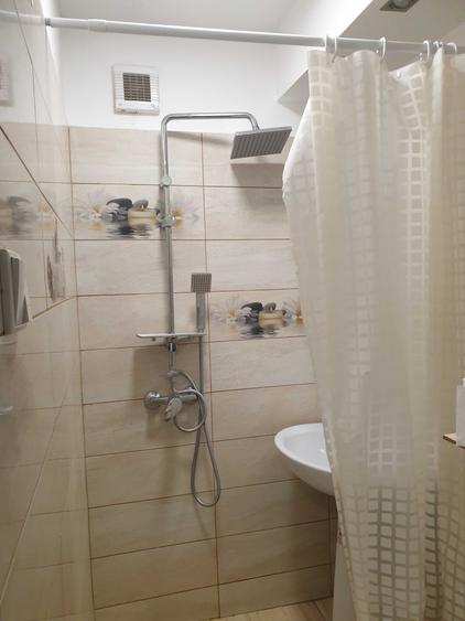 Particular inchiriez garsoniera zona Piata Alba Iulia - 275 euro - 2