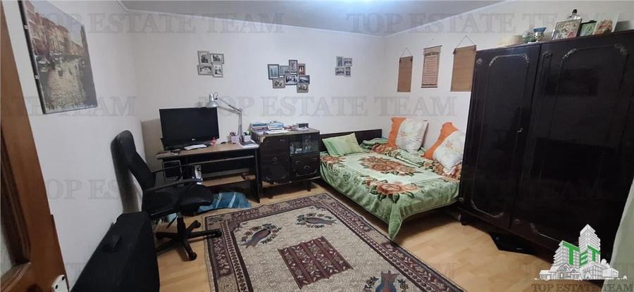 Casa  spatioasa cu 5 camere si curte proprie in Zona Bratianu, Constanta - 1