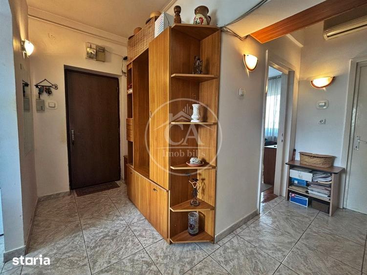 Apartament cu 3 camere decomandat în Dacia
